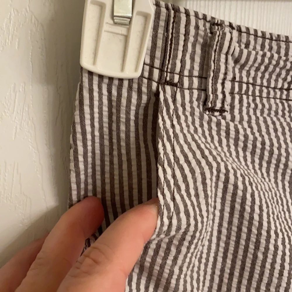Gymboree Gray White Cotton Seersucker Shorts with Elastic Waist Size 2T